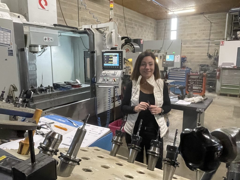 Lydie Balligand, nouvelle dirigeante de MB Concept à Beaucourt, dans l'atelier de l'entreprise.