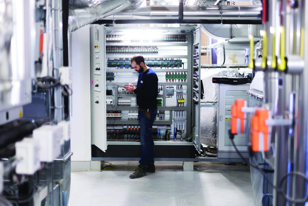 L'entreprise EIMI, née en 1979, est notamment spécialisée en génie électrique.