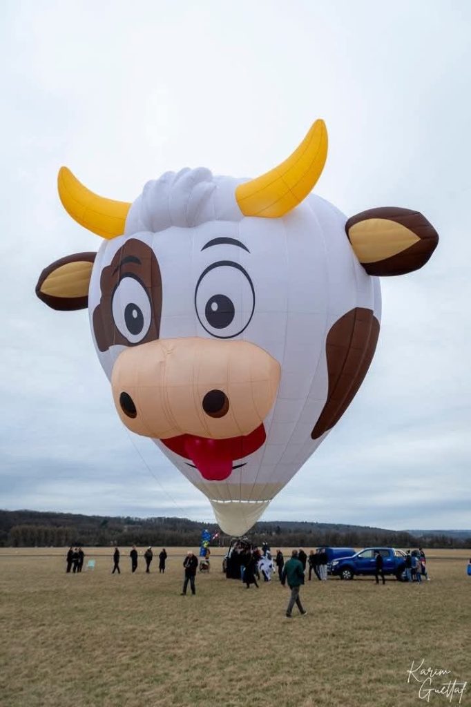 Le cercle aérostatique du pays de Montbéliard a inauguré une nouvelle montgolfière le 28 février.