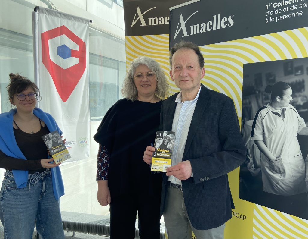 De gauche à droite : Loïse Souklanis, manager des projets et de la communication, Aline Dougoud, responsable des services supports, Denis Piotte, président de l'association.