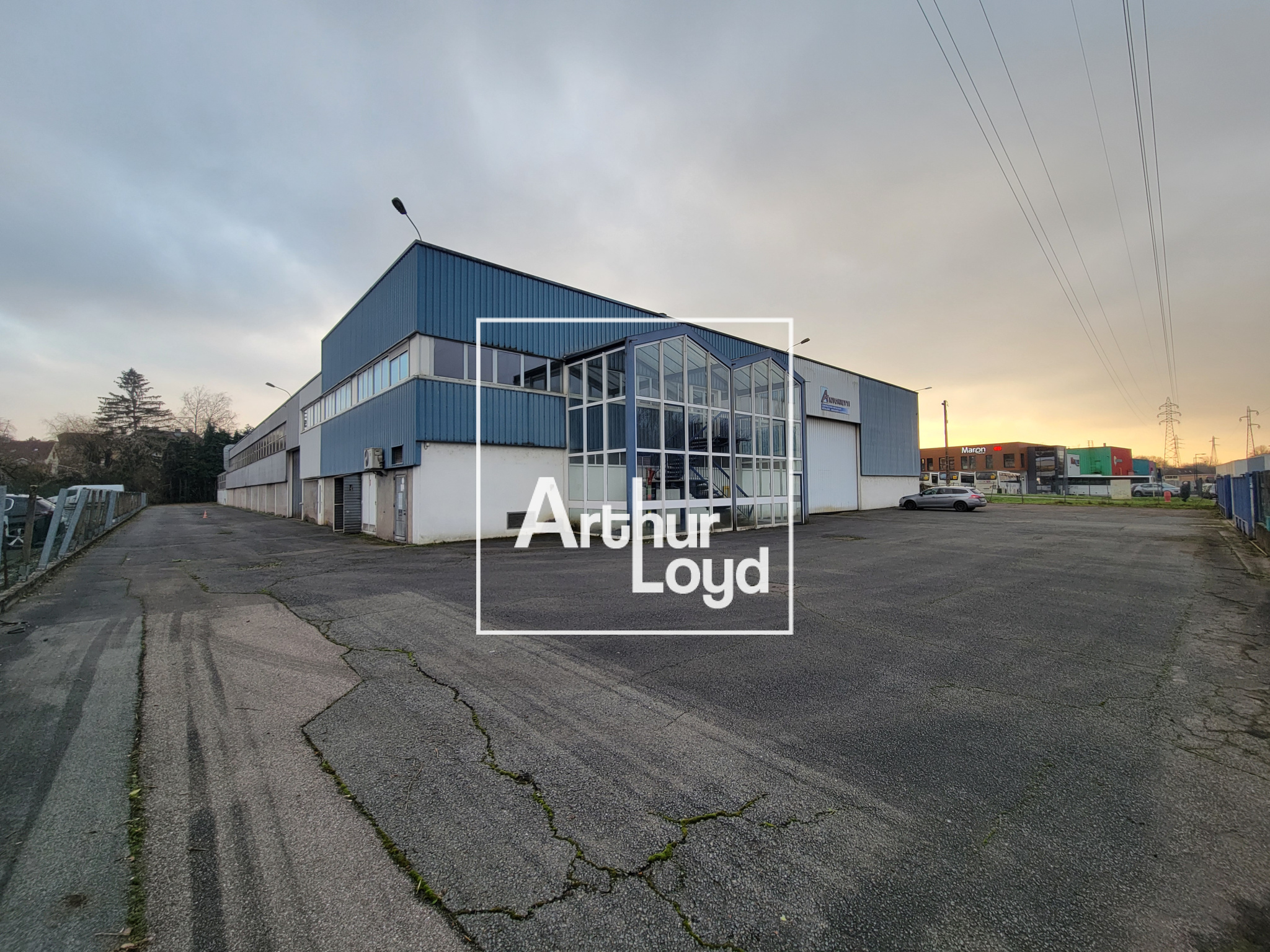 Bâtiment d&rsquo;activité/Bureaux d&rsquo;une surface d&rsquo;environ 3 178m2