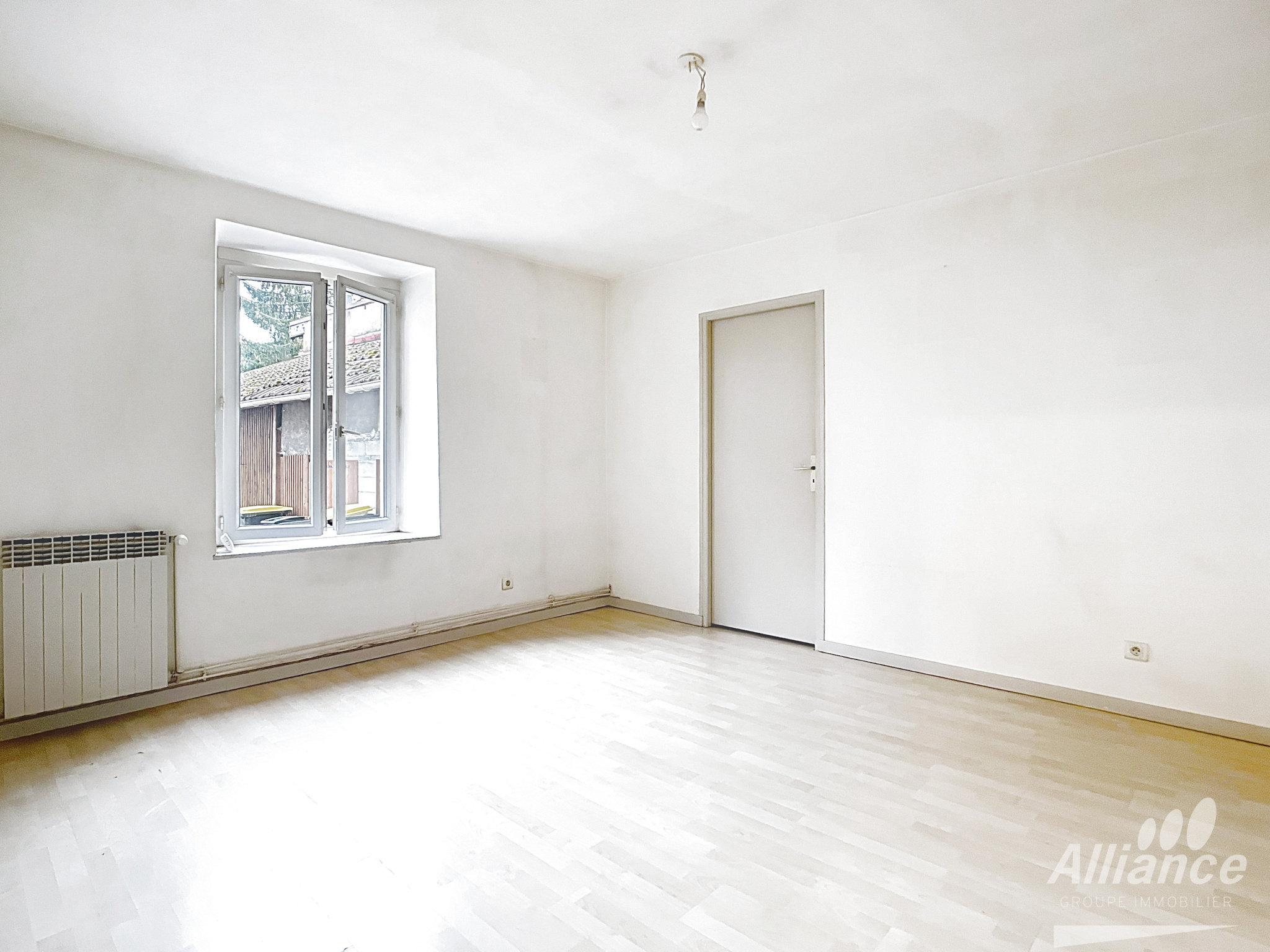A VENDRE APPARTEMENT T2 AVEC GARAGE.