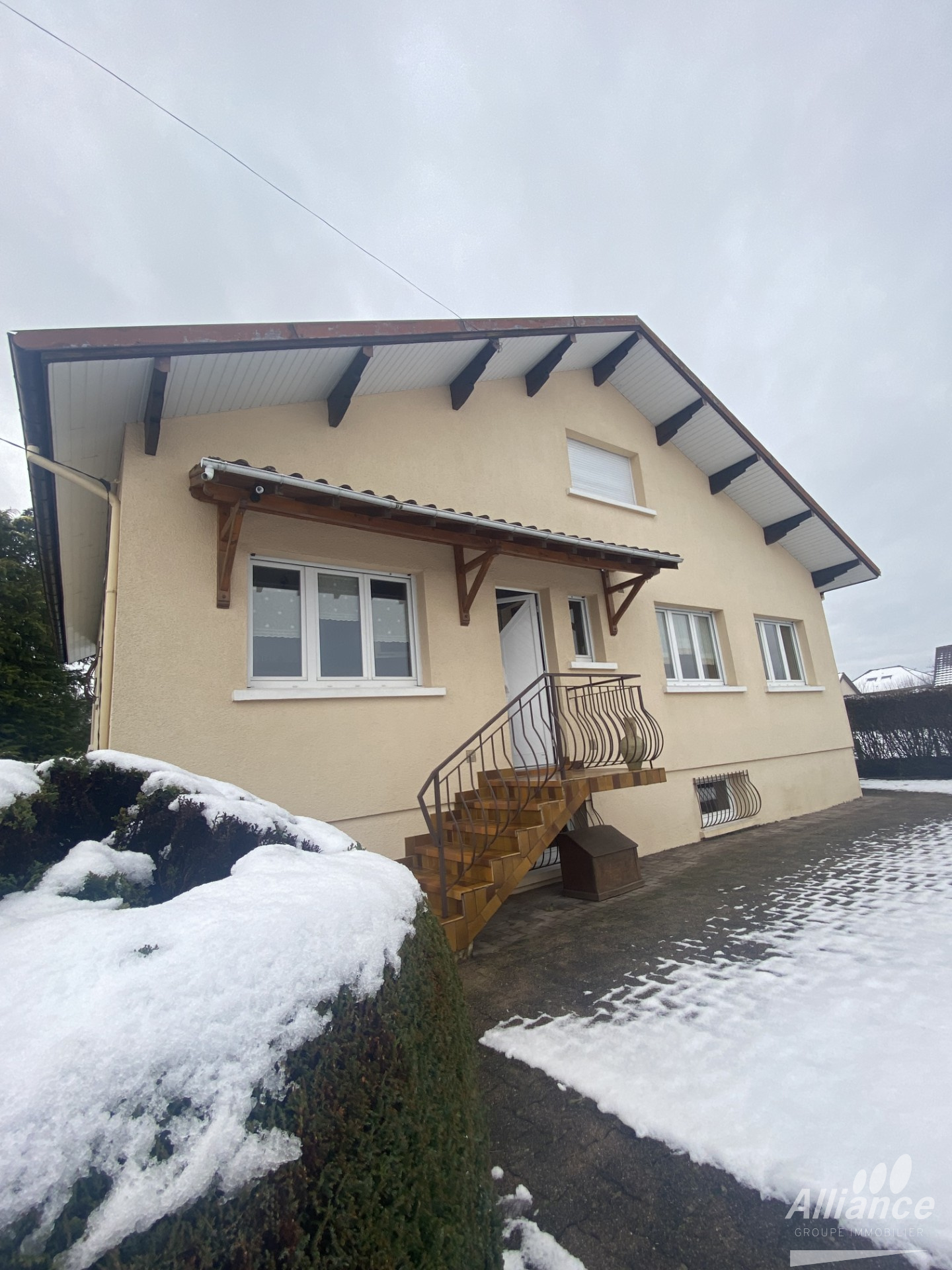 MAISON 5 CHAMBRES BUSSUREL