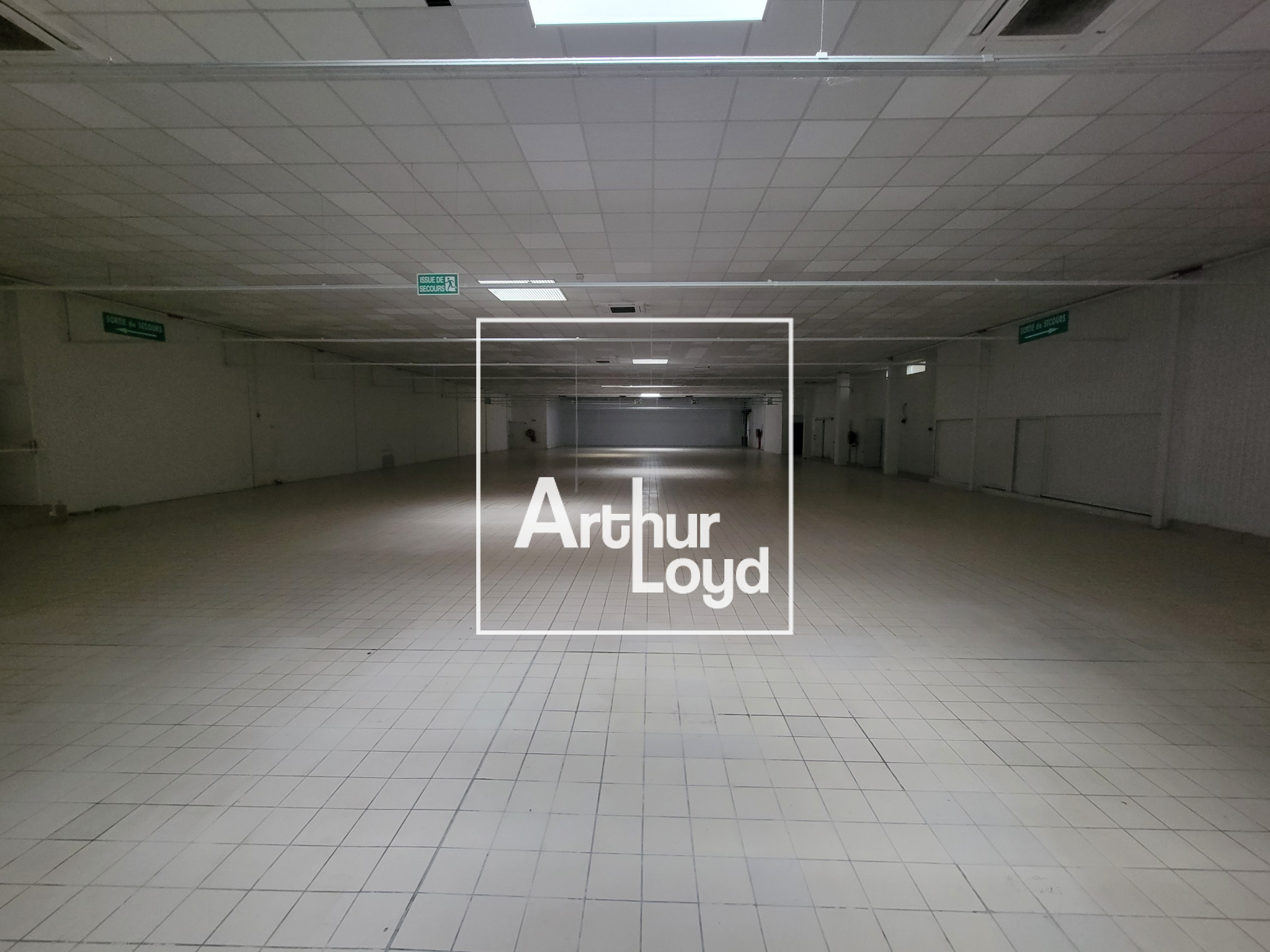 Local commercial à louer en pleine zone des Arbletiers à Aud