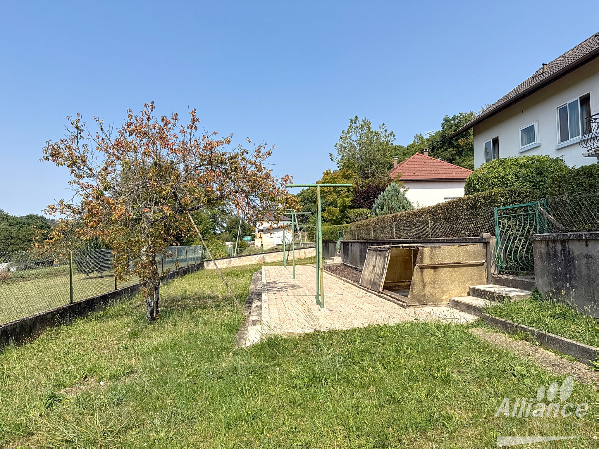 BELLE MAISON INDIVIDUELLE SUR SOUS-SOL  5 CHAMBRES,  TROIS G