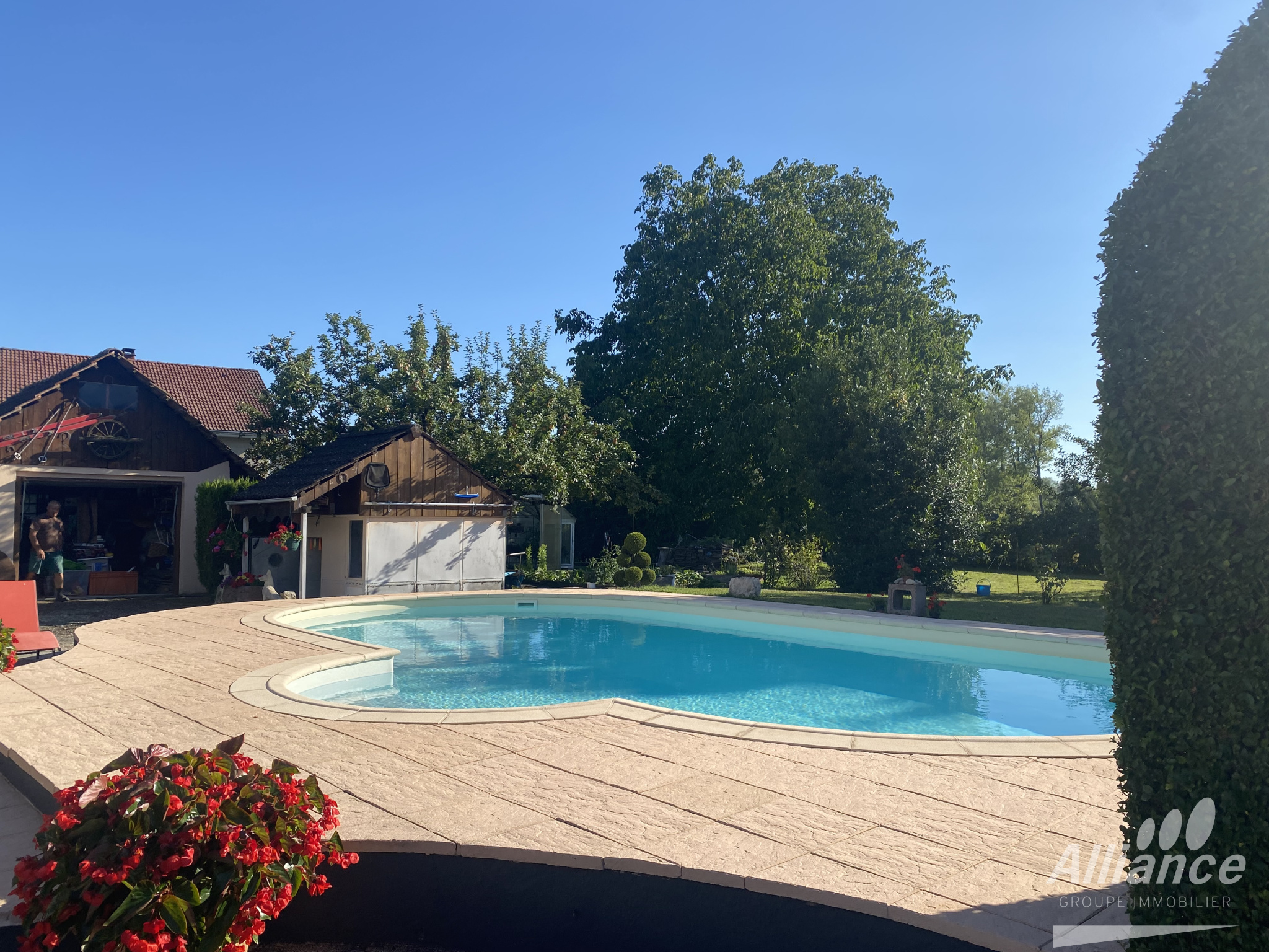 ALLENJOIE EXCLUSIF PROPRIETE AVEC PISCINE