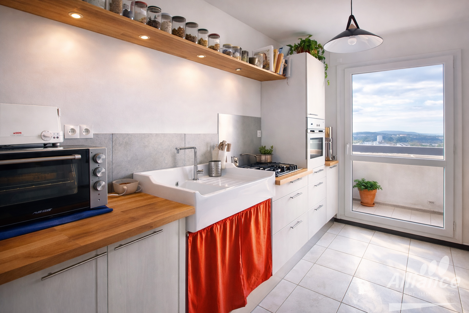 EXCLUSIVITÉ   Appartement 4 pièces rénové avec balcon et vue