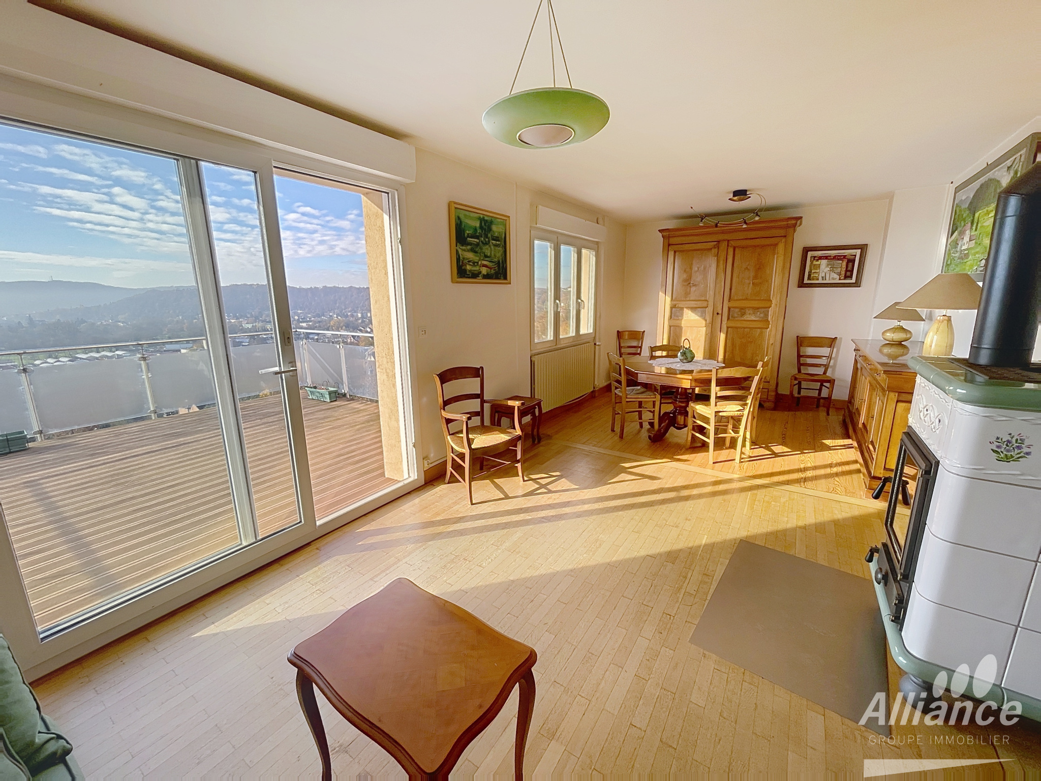 Maison sur Montbéliard avec quatre chambres