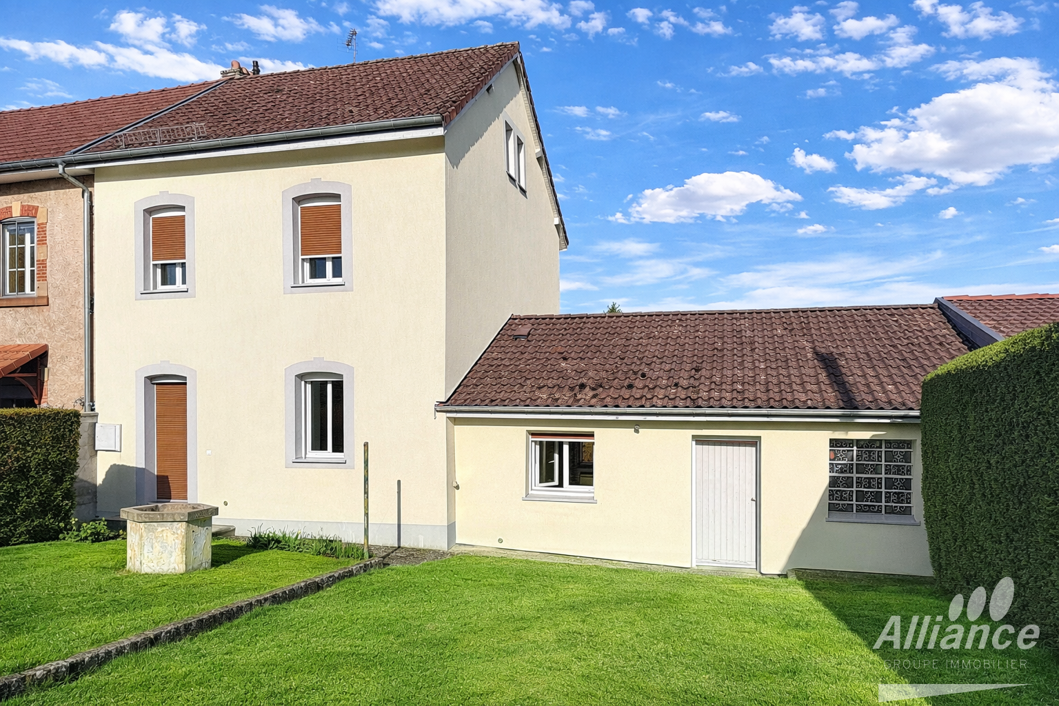 MAISON FAMILIALE LUMINEUSE AVEC JARDIN -101 M2 QUARTIER CALM