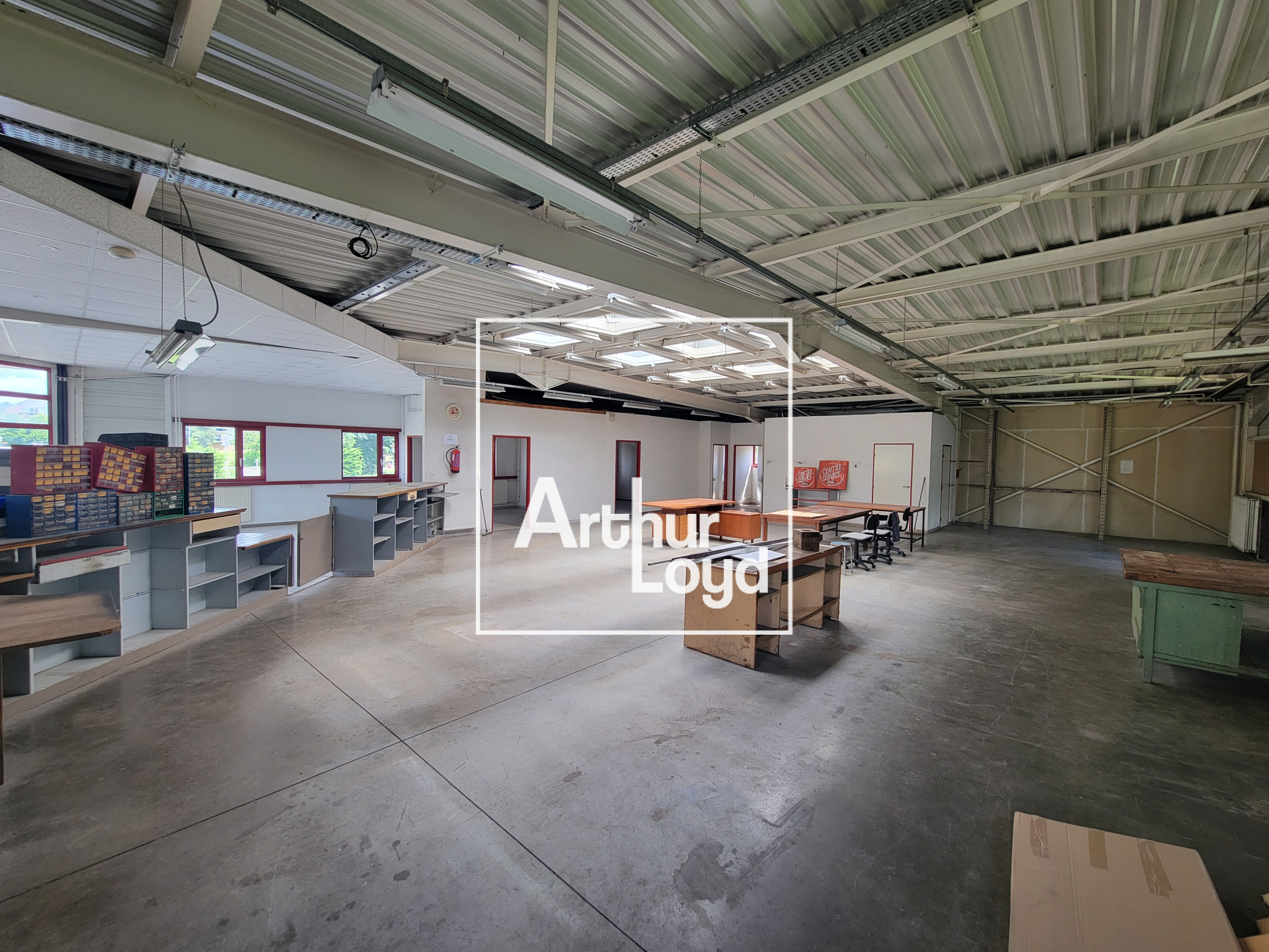 Vends bâtiment 320m2 à TAILLECOURT