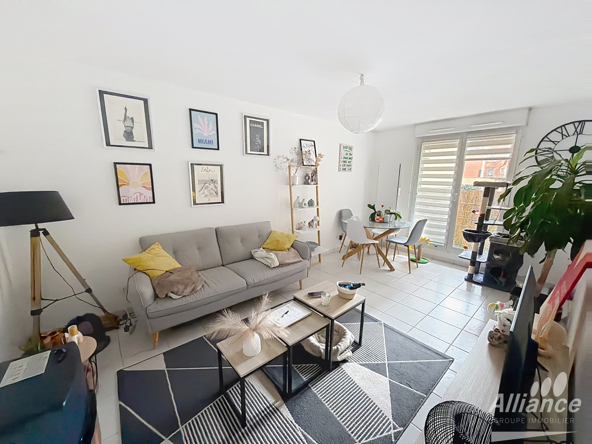 Coquet appartement T2 de 43 m2 avec balcon et place de parki