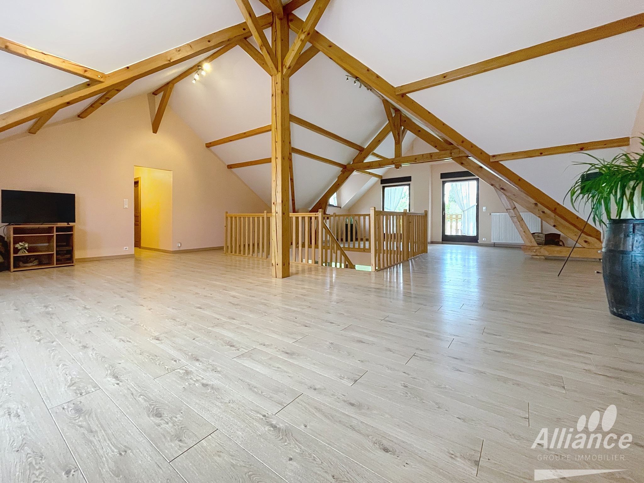 Maison familiale, cadre verdoyant et piscine sans vis-à-vis