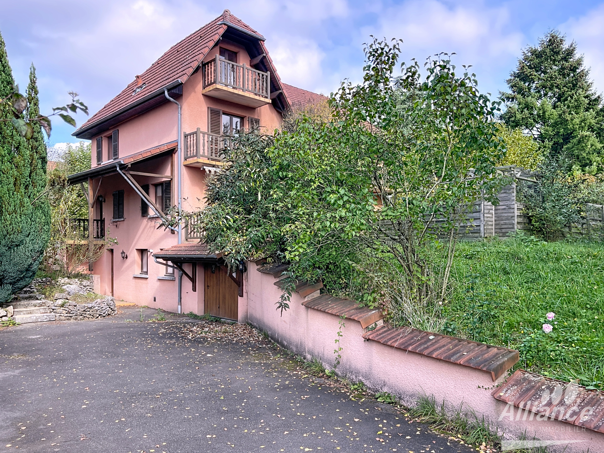 À vendre   Maison 240 m2 à Courcelles-lès-Montbéliard