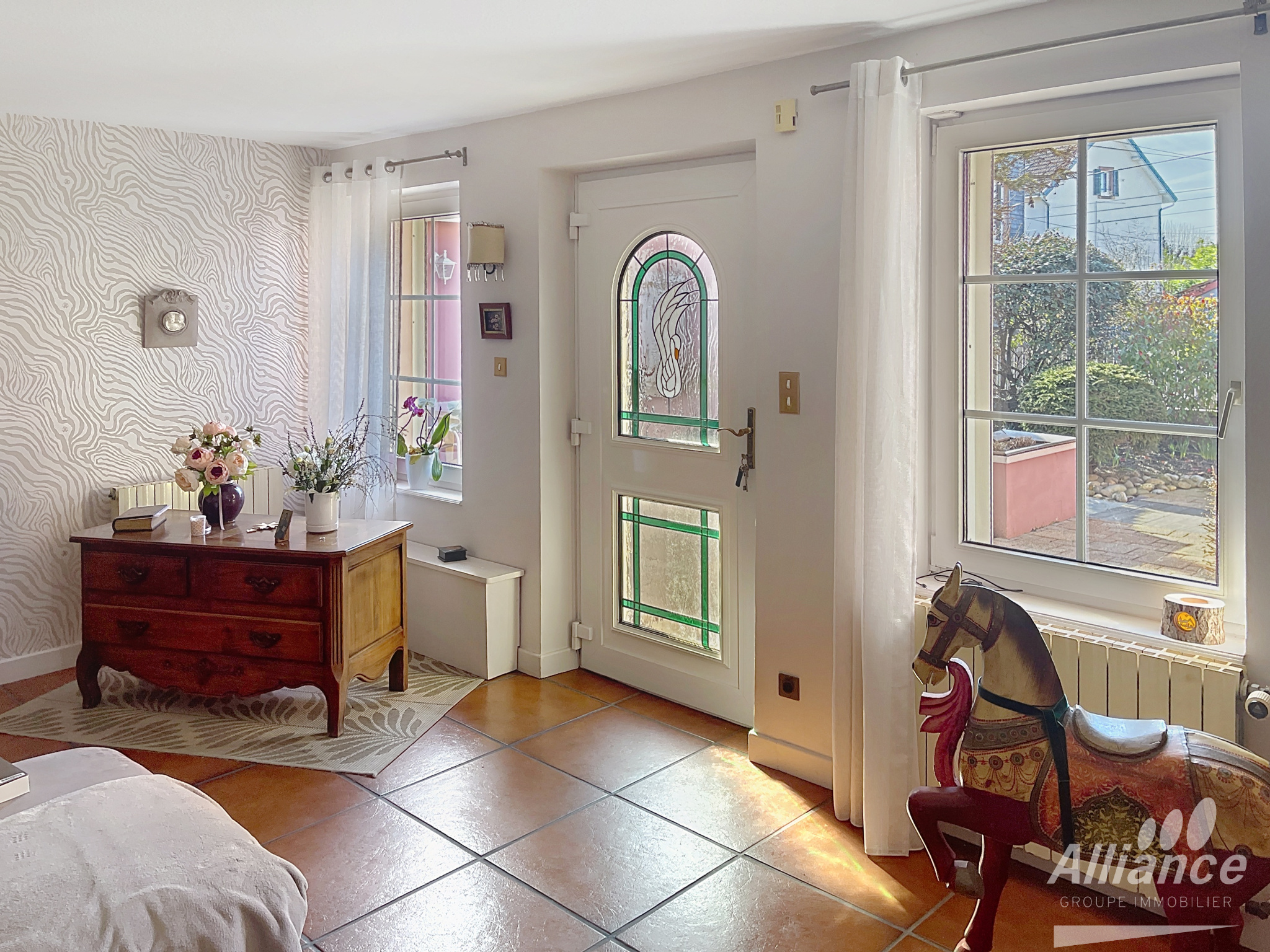 Maison familiale avec logement indépendant   Secteur calme