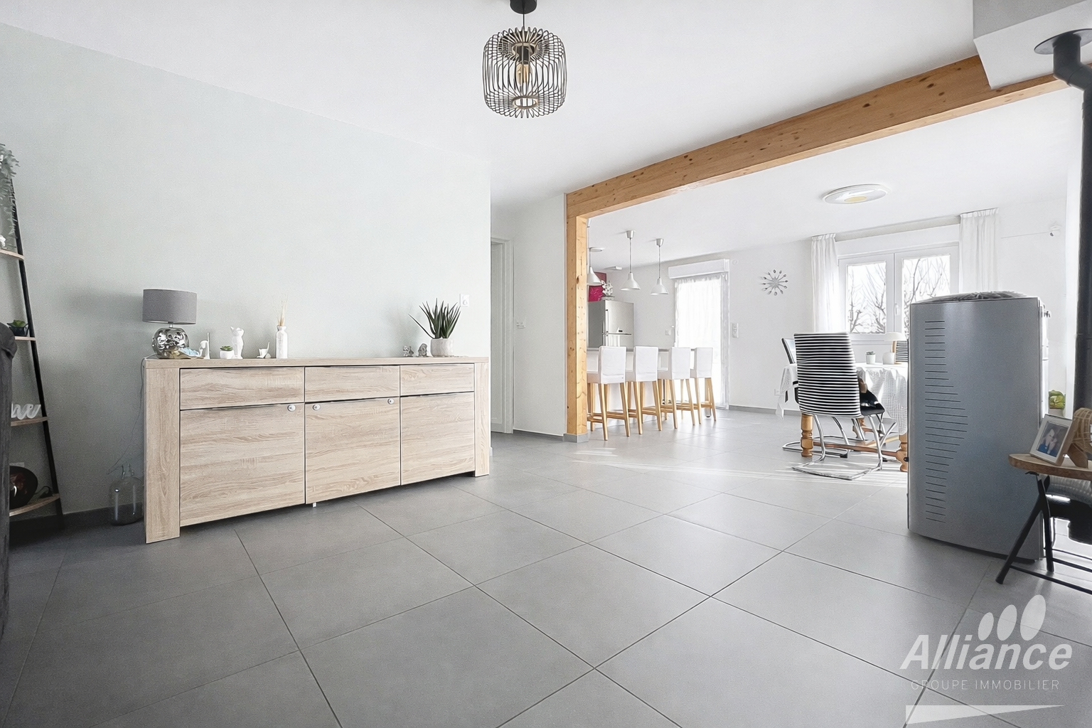 Belle maison clé en main avec grande pièce de vie et jardin