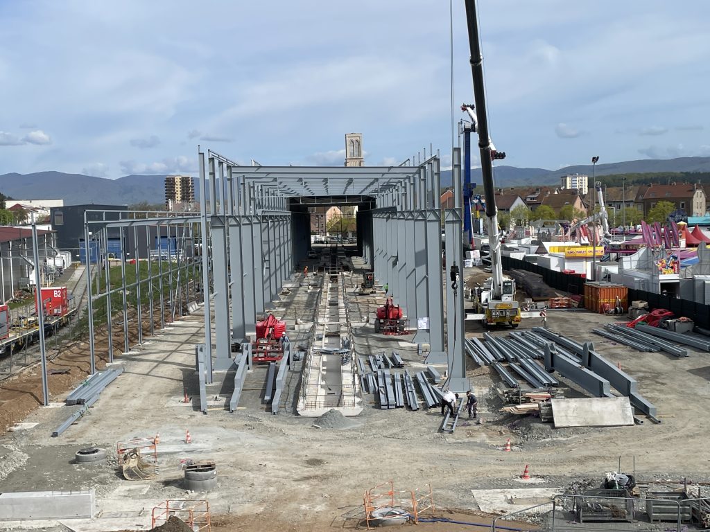 Le nouveau bâtiment d’Alstom en cours de construction à Belfort (17 avril 2026).