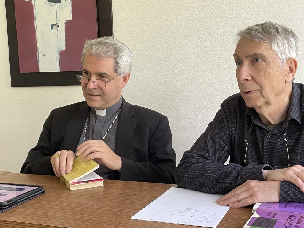 Mgr Denis Jachiet, évêque de Belfort-Montbéliard et Laurent Hofnung, président pour le Bourgogne-Franche-Comté du Crif (Conseil représentatif des institutions juives de France).