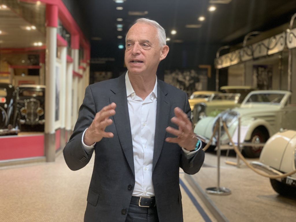Xavier Peugeot, directeur général de DS Automobiles et responsable de l'héritage des 14 marques de Stellantis, au musée de l'Aventure Peugeot, à Sochaux.