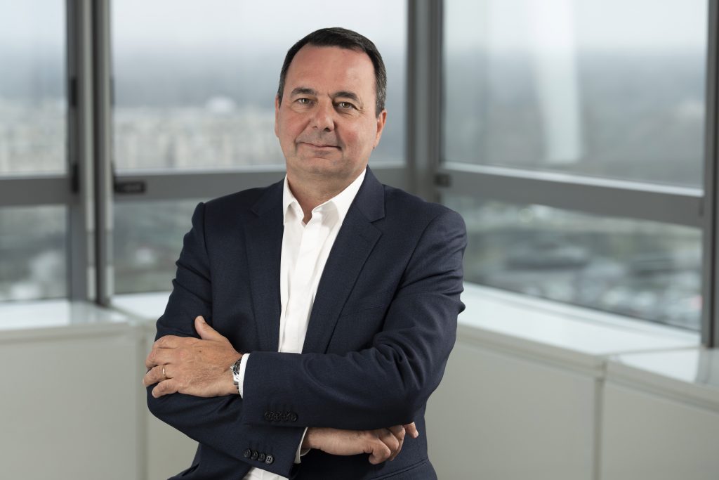 Martin Sion est devenu directeur général d’Alstom le 1er avril 2026. Il a succédé à Henri Poupart-Lafarge.