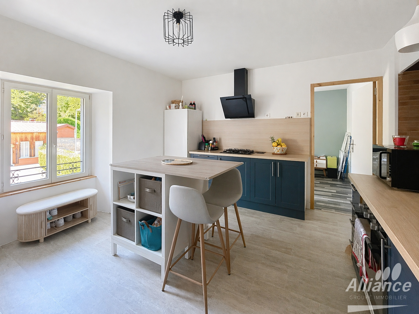 Bel appartement lumineux 3 pièces   Emplacement idéal, zéro