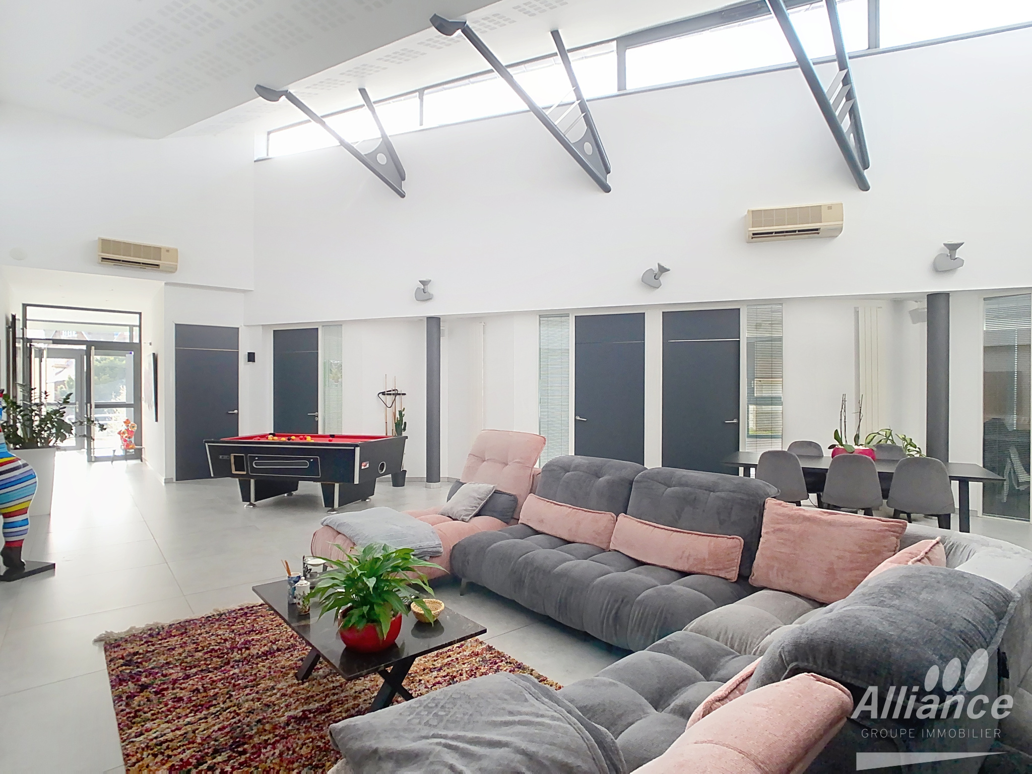 Logement coup de coeur DELLE – 320 m2 hab., jardin, terrasse,