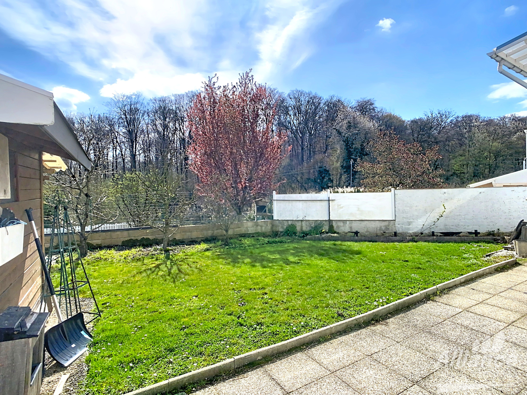 Maison 6 pièces DELLE – Jardin, 4 chambres, garages et dépen