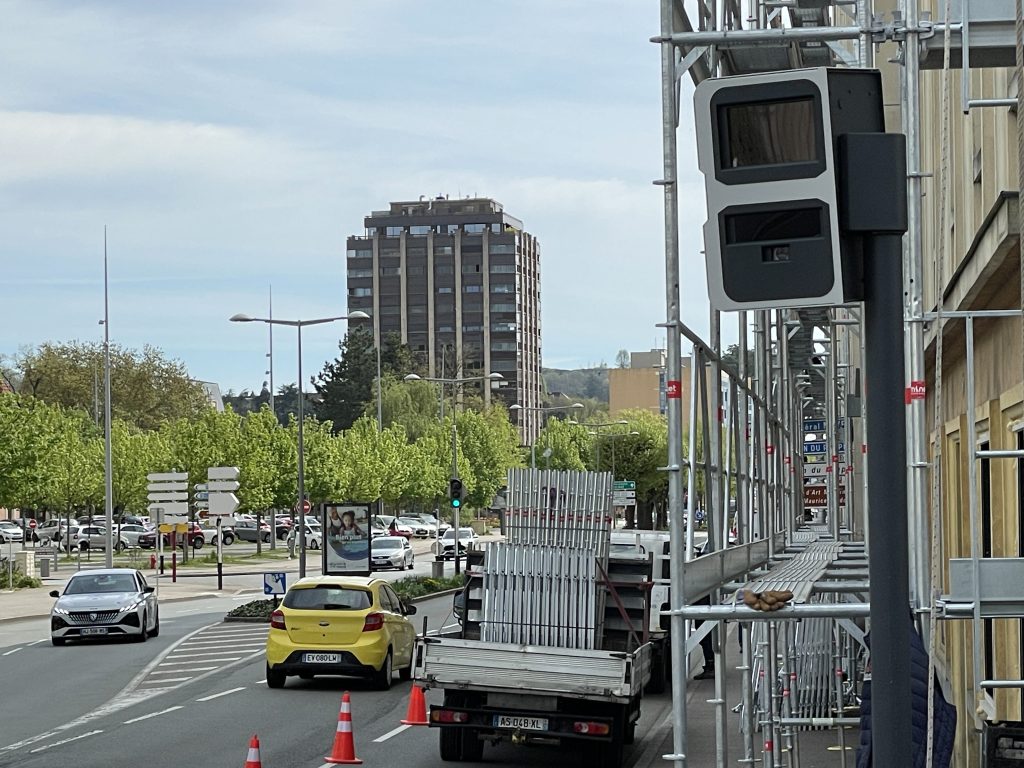 Le nouveau radar en bas du pont Legay, à Belfort, fonctionne à partir du jeudi 23 avril. Il flashe dans les deux sens, contrairement à l'ancien.