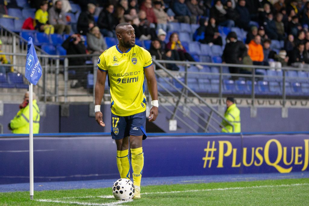Bendjaloud Youssouf, le défenseur du FC Sochaux-Montbéliard, le 28 mars 2026 contre Quevilly Rouen Métropole.