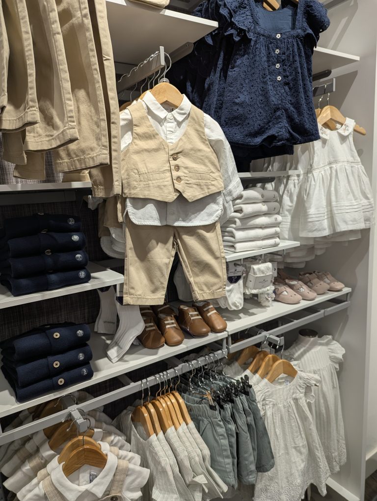 La boutique de prêt-à-porter pour enfant Sergent Major, à Belfort, est située boulevard Carnot.