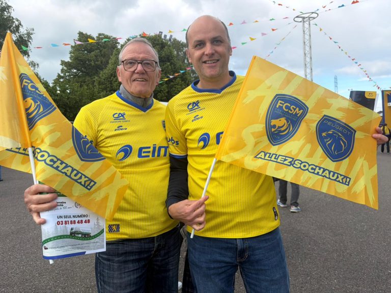 C’est en duo père et fils que Jean-Pierre et Nicolas viennent assister au match du FC Sochaux-Montbéliard, ce 15 mai.