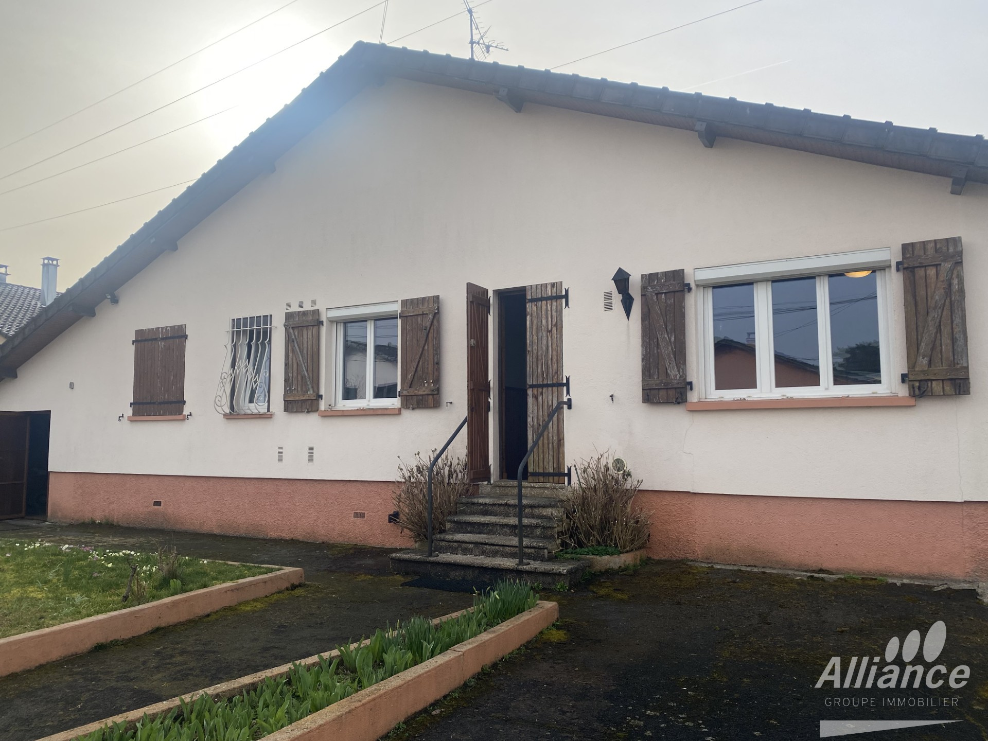 MAISON F5  FOND D IMPASSE GRAND CHARMONT