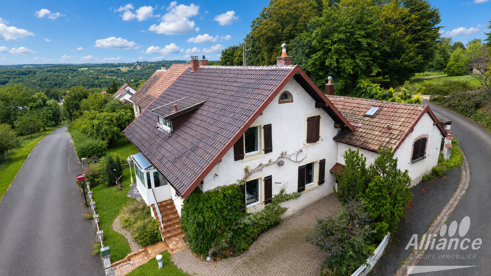 Maison de caractère avec fort potentiel   Proche frontière