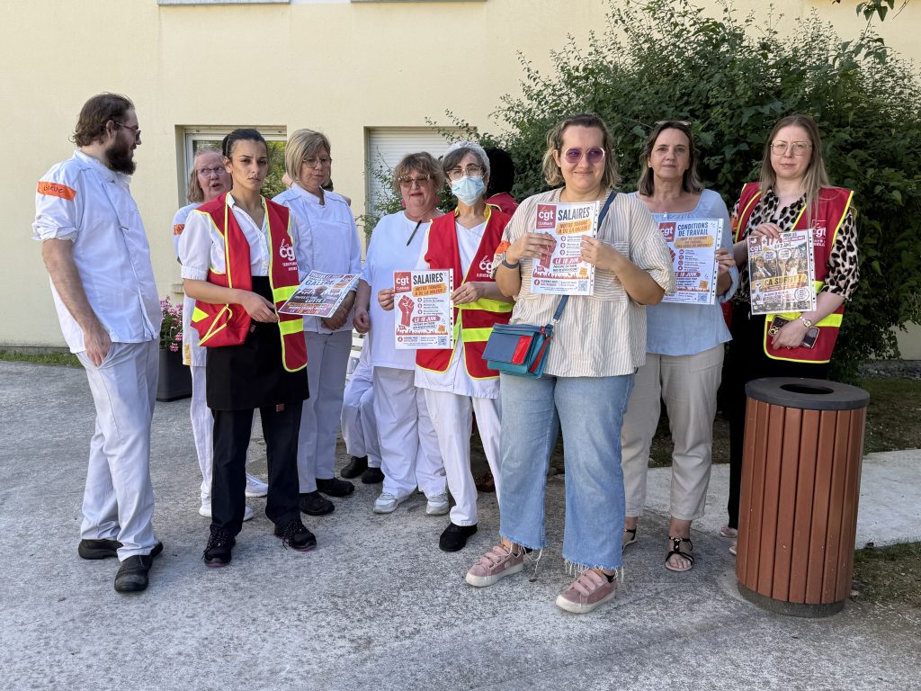 Le personnel de l'EHPAD de Montbéliard, le Doubs Rivage en grève