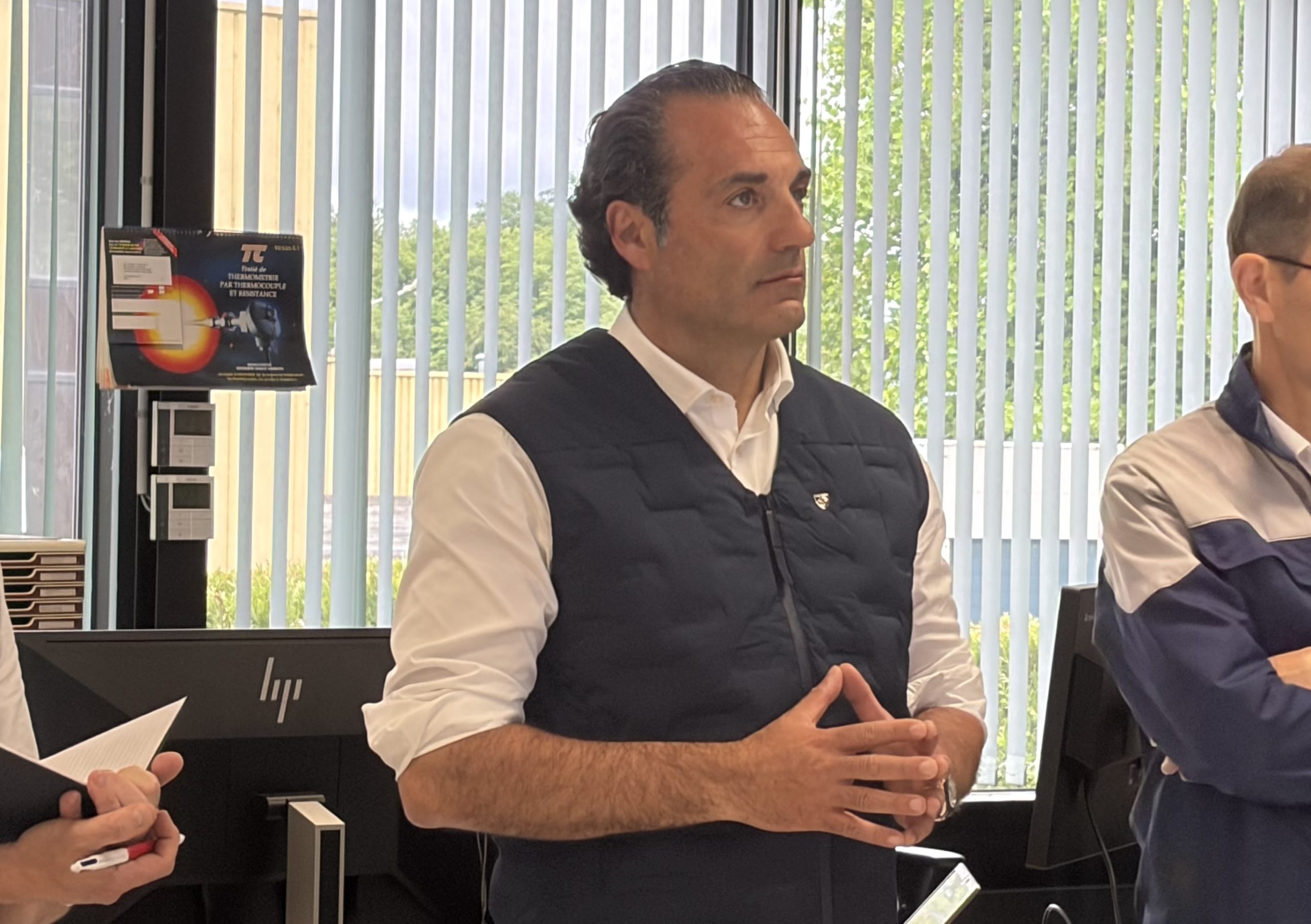 Antonio Filosa, directeur général de Stellantis en visite à Belchamp en juin 2026.