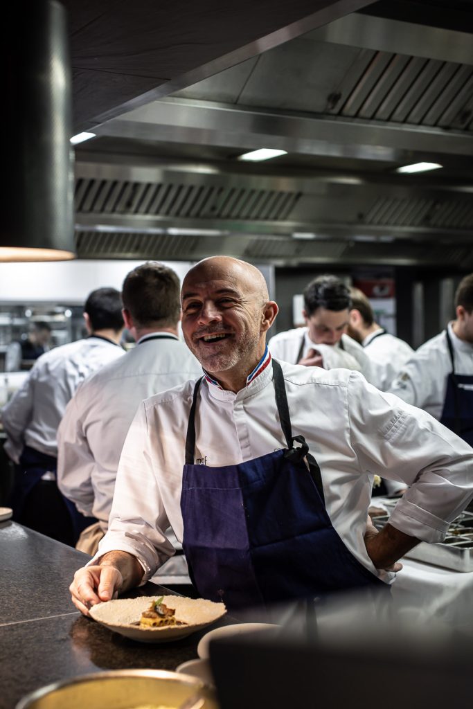 Olivier Nasti, originaire de Morvillars, dans le Territoire de Belfort, est invité d'honneur de La Place des chefs, aux Eurockéennes 2026.