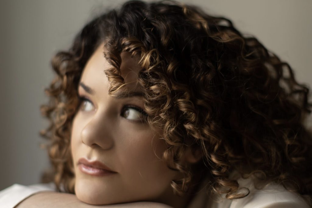 Tamara Bounazou, soprano lyrique, originaire de Montbéliard.