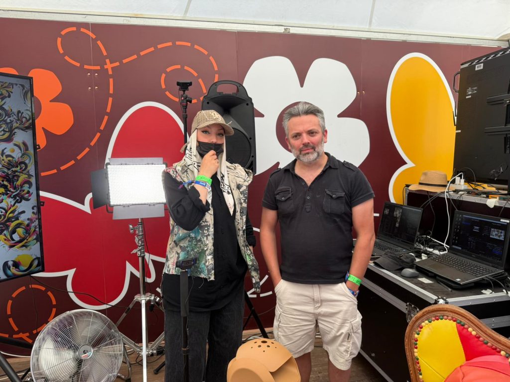 L’artiste Lina Fhei et Olivier Lamotte, directeur du Crinch Lab.