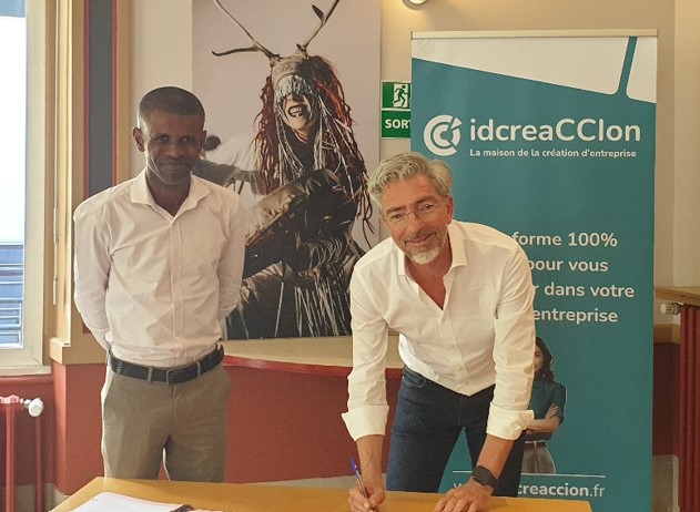 Abdoul Karim Bamana, directeur de la CCI de Mayotte, et Alain Albizati, président de la CCI du Territoire de Belfort, dans les locaux de la CCi de Belfort.