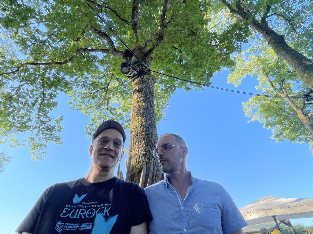 Jérémy Debreu, éco-conseiller des Eurockéennes, et Vincent Rouire, président de la Maison de l'environnement du Malsaucy.