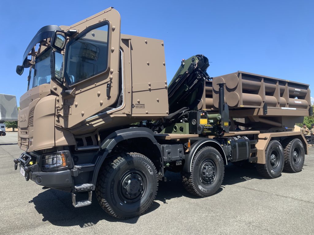 Safran et MBDA ont présenté, ce 2 juillet, au 1er régiment d'artillerie, le Thundart, le successeur du LRU d'ici 2030.