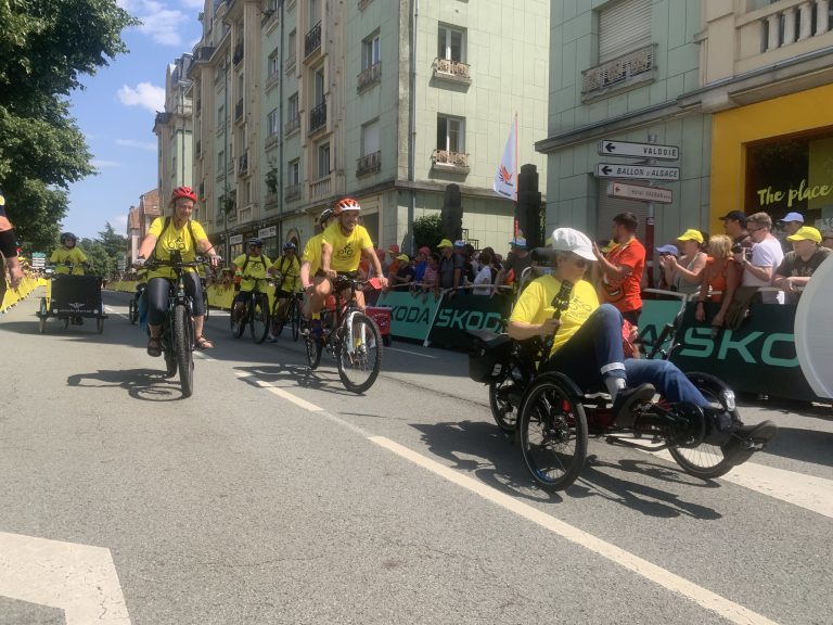 L'initiative "Vélo pour tous" a sensibilisé aux enjeux du handicap lors de l'arrivée du Tou de France à Belfort le 17 juillet 2026.