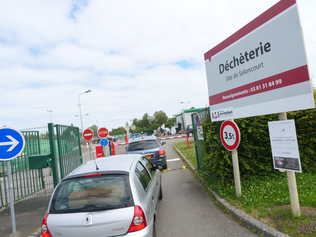Entrée de la déchèterie de Seloncourt, dans le Doubs.