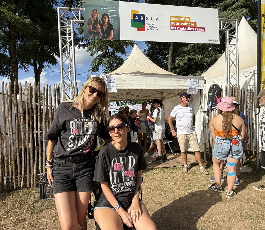 Marine et Lorène Vivier présentes sur le stand Arsla aux Eurockéennes.
