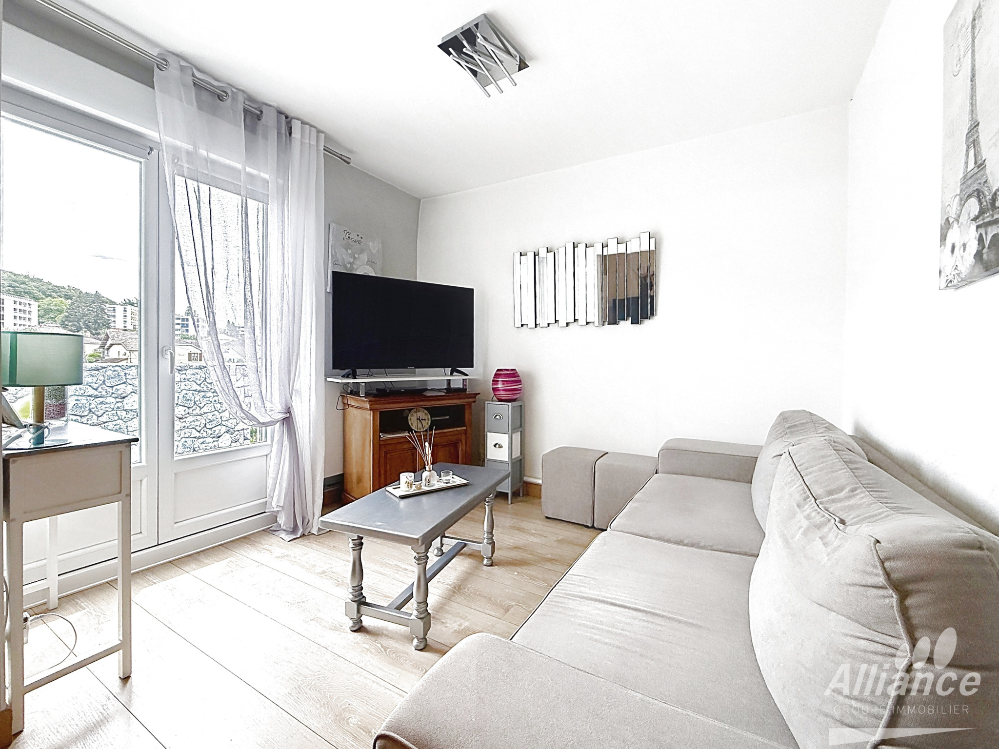 APPARTEMENT  T4  ENTIEREMENT  RENOVE AVEC GARAGE ET VUE DEGA