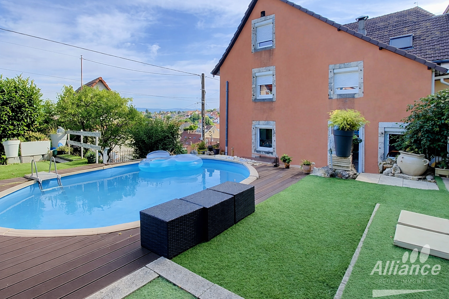 Jolie maison pierre sur 11a , piscine, vue imprenable