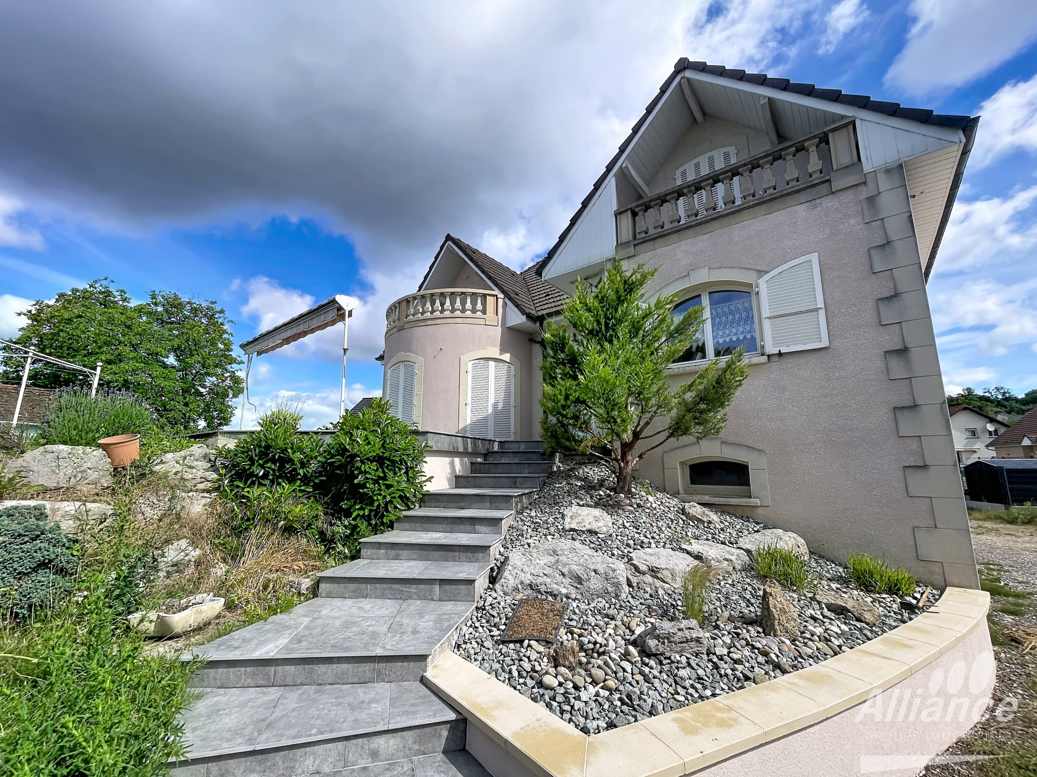 Maison de 1992 avec 4 chambres et piscine