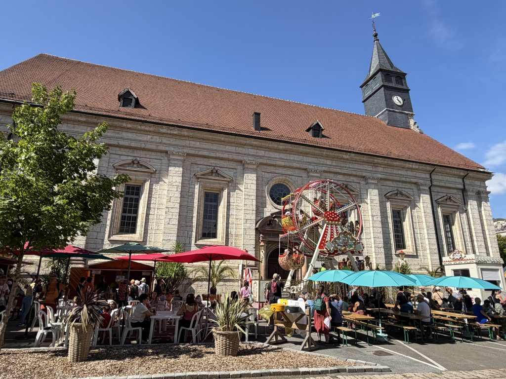 La place Saint-Martin de Montbéliard transformée pour la 24e édition du festival des Mômes.