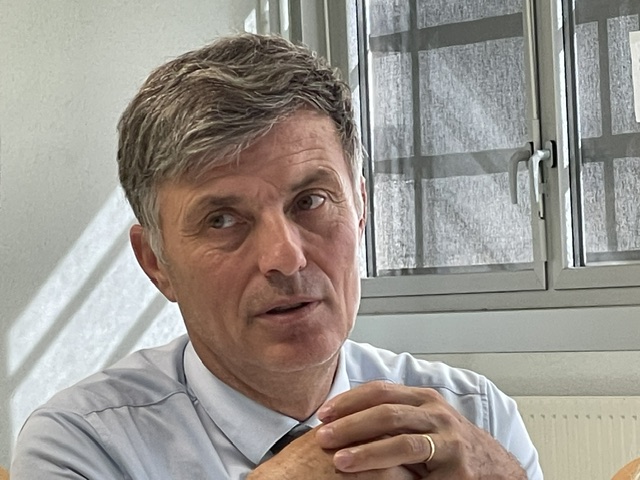 Jacques-Emmanuel Daugé, inspecteur d’académie, directeur académique des services de l'Éducation nationale (IA-DASEN) du Territoire de Belfort, lors de la co,férence de presse du 28 août 2026.