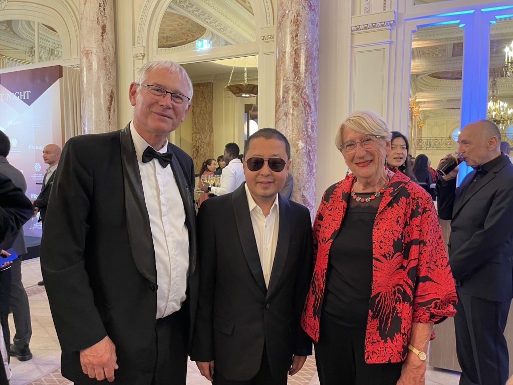 Martine Therouane, en compagnie de son mari, Jean-Marc, et du réalisateur chinois actuel Jia Zhang ke.
