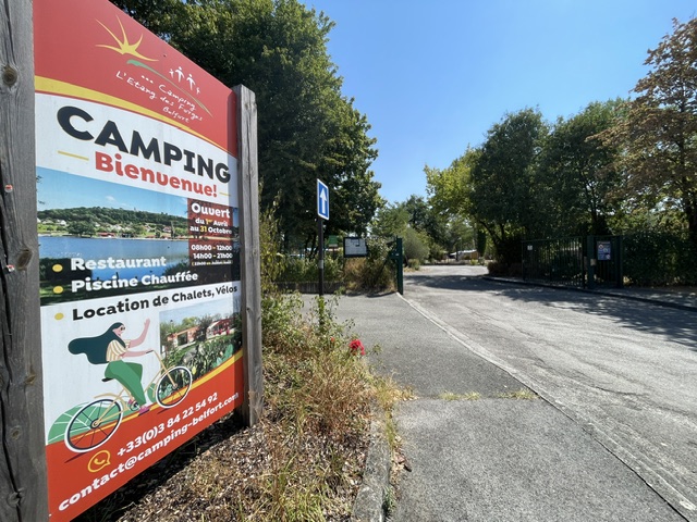 L'entrée du camping de l'étang des Forges, à Belfort.